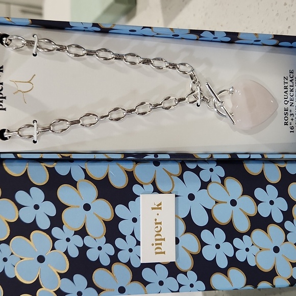 🩷🔹️PIPER K🔹️ Beautiful Pink Rose Quartz 16" Silver-tone necklace - Picture 5 of 8
